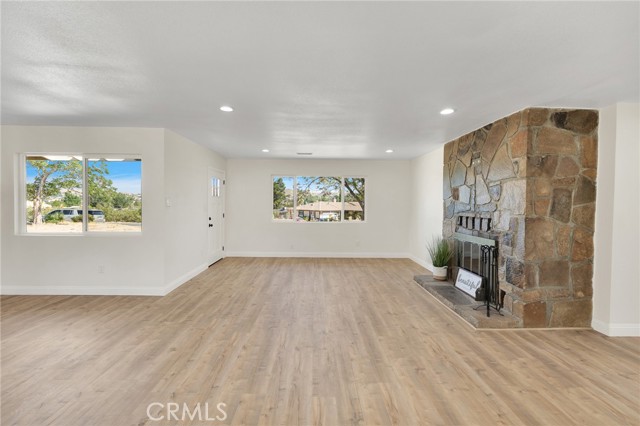 Detail Gallery Image 12 of 46 For 18645 Symeron Rd, Apple Valley,  CA 92307 - 3 Beds | 2 Baths