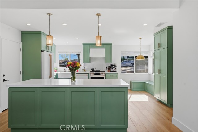 Detail Gallery Image 12 of 38 For 5618 Wilhelmina Ave, Woodland Hills,  CA 91367 - 3 Beds | 2/1 Baths