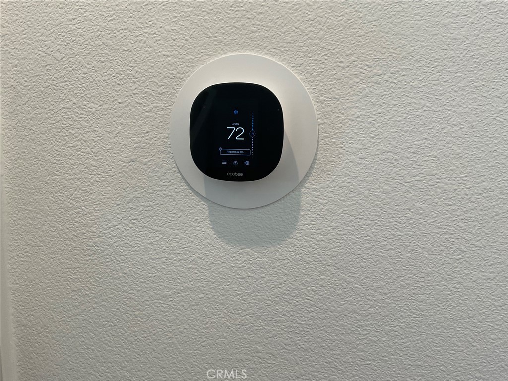 https://media.crmls.org/medias/f6ab98c6-2fcd-456c-a944-11bae2d9486a.jpg?preset=X-Large