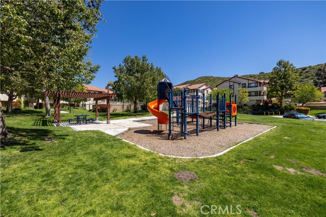 Detail Gallery Image 25 of 29 For 18145 Sundowner Way #950,  Canyon Country,  CA 91387 - 3 Beds | 2 Baths