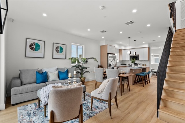 201 S Westlake Ave Unit #203, Los Angeles CA: https://media.crmls.org/medias/f6acafbd-9449-454e-9ce6-292a6f12b971.jpg