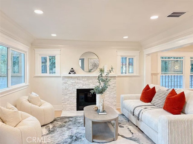 Detail Gallery Image 6 of 22 For 4715 5th Ave, Los Angeles,  CA 90043 - 4 Beds | 2 Baths