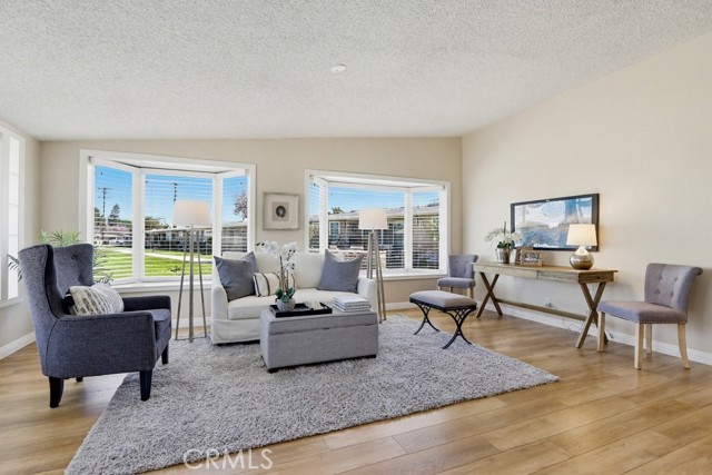 Detail Gallery Image 4 of 26 For 13580 Cedar Crest Ln 110l,  Seal Beach,  CA 90740 - 2 Beds | 1/1 Baths