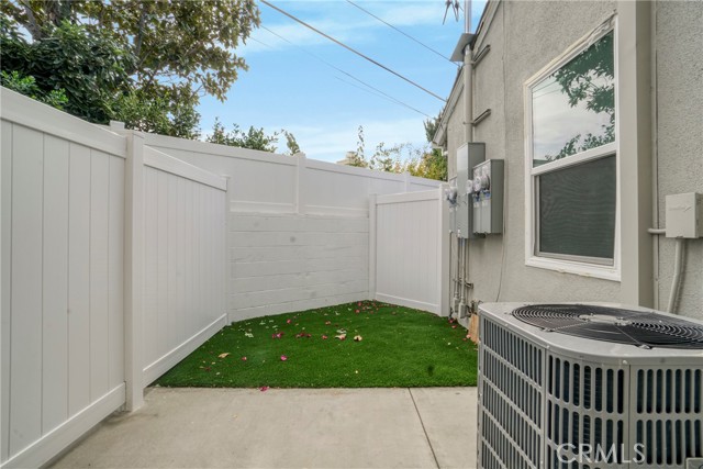 Detail Gallery Image 40 of 52 For 7909 Aldea Ave, Lake Balboa,  CA 91406 - – Beds | – Baths