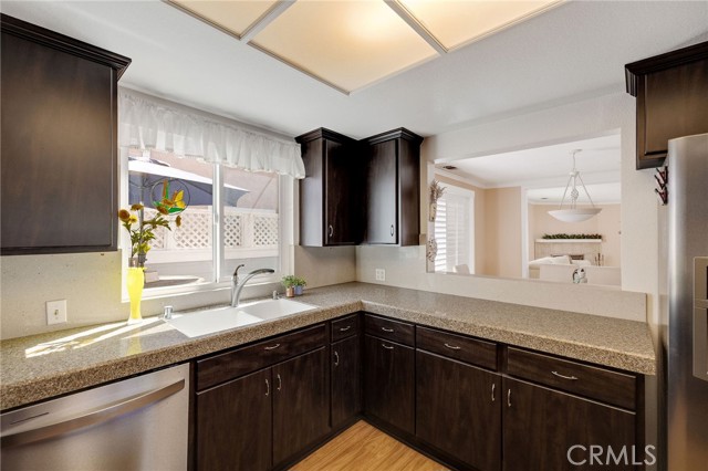 Detail Gallery Image 15 of 41 For 619 N Guadalupe #4,  Redondo Beach,  CA 90277 - 3 Beds | 2/1 Baths