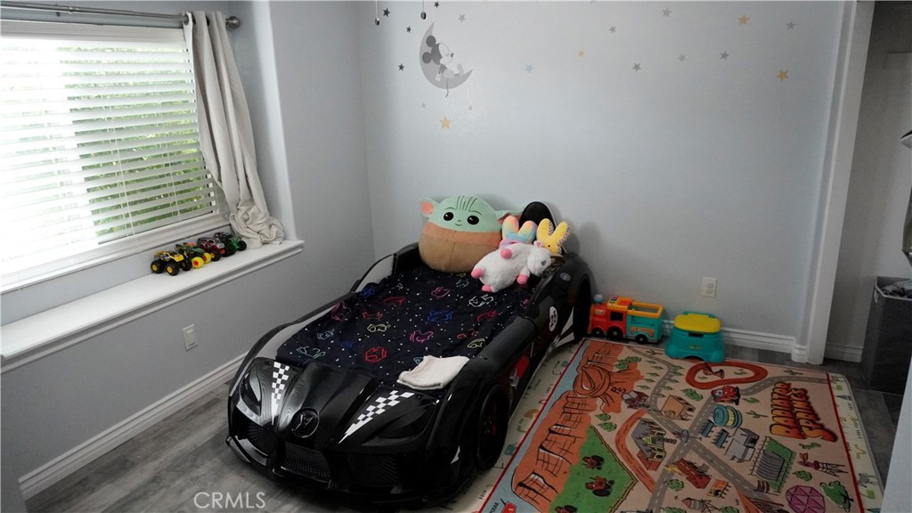 https://media.crmls.org/medias/f6ae5f3f-0773-44b4-9ace-738cb671b17c.jpg?preset=X-Large