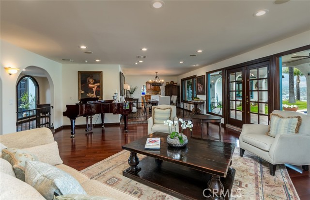420 Inverness Drive, La Canada Flintridge CA: https://media.crmls.org/medias/f6ae6217-4197-462f-add8-cc914b1aaed7.jpg