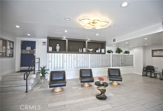 10982 ROEBLING Ave, Los Angeles CA: https://media.crmls.org/medias/f6ae6f44-47fa-4421-bccc-8bb32bdfe979.jpg