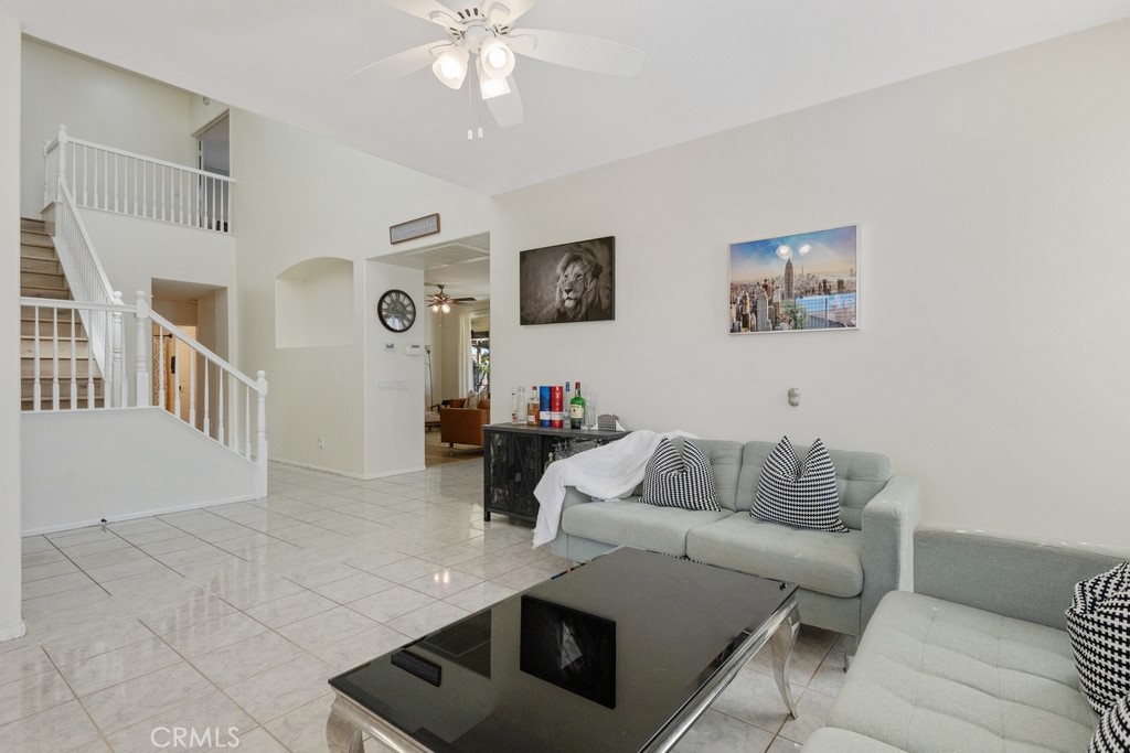 MLS #OC25166574 img 3