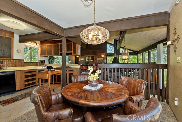 Detail Gallery Image 8 of 27 For 1301 Evergreen Ln, Lake Arrowhead,  CA 92352 - 3 Beds | 2 Baths