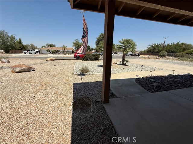 21275 Pocomoke Court, Apple Valley CA: https://media.crmls.org/medias/f6b12bc6-1442-4c84-8fe1-4edb3b6b8545.jpg