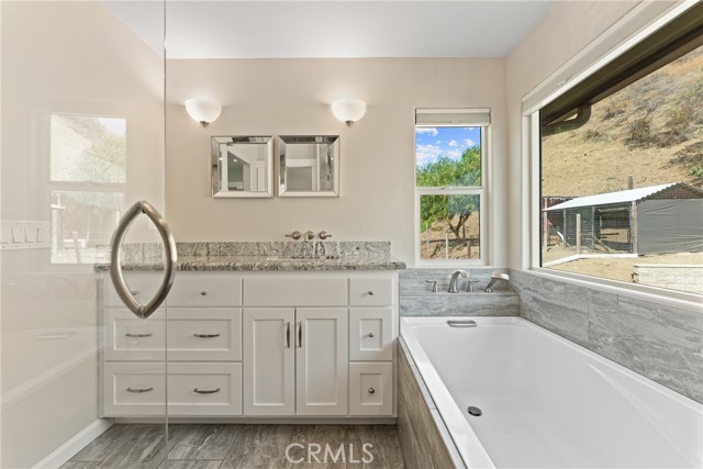 30300 Live Oak Canyon Road, Redlands CA: https://media.crmls.org/medias/f6b19e92-5642-4709-95a5-d63eff8f078d.jpg