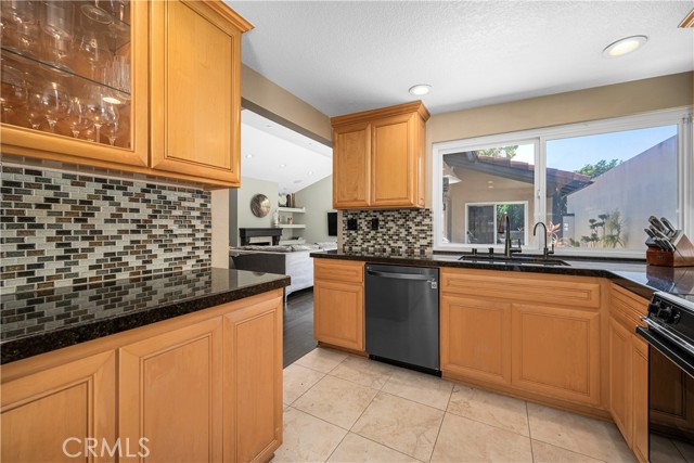 Detail Gallery Image 15 of 68 For 450 Electric, Seal Beach,  CA 90740 - 3 Beds | 2 Baths