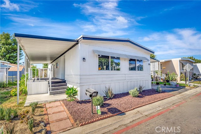 Detail Gallery Image 2 of 52 For 27361 Sierra Hwy #109,  Canyon Country,  CA 91351 - 2 Beds | 2 Baths