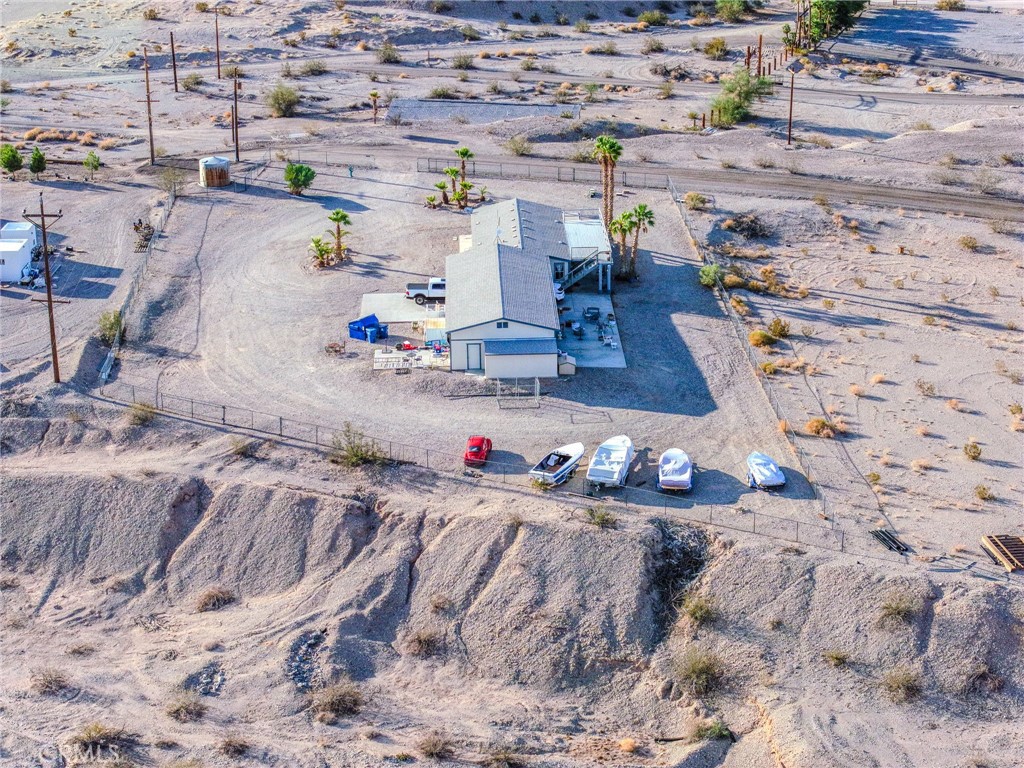 https://media.crmls.org/medias/f6b37723-68ff-4793-b0eb-8dfdb586de2a.jpg?preset=X-Large