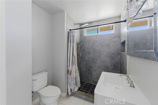 Detail Gallery Image 13 of 36 For 766 Robert Dr, Hemet,  CA 92543 - 3 Beds | 2 Baths