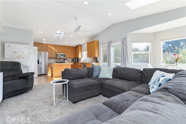 Detail Gallery Image 4 of 30 For 410 Island St, Morro Bay,  CA 93442 - 3 Beds | 2/1 Baths