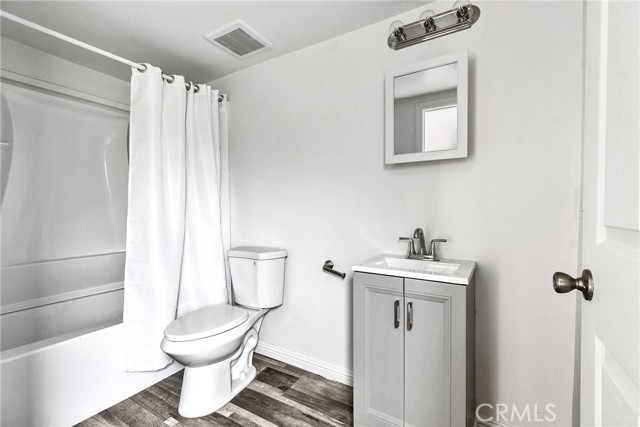 Detail Gallery Image 9 of 22 For 4339 E 1st, East Los Angeles,  CA 90022 - 3 Beds | 3 Baths