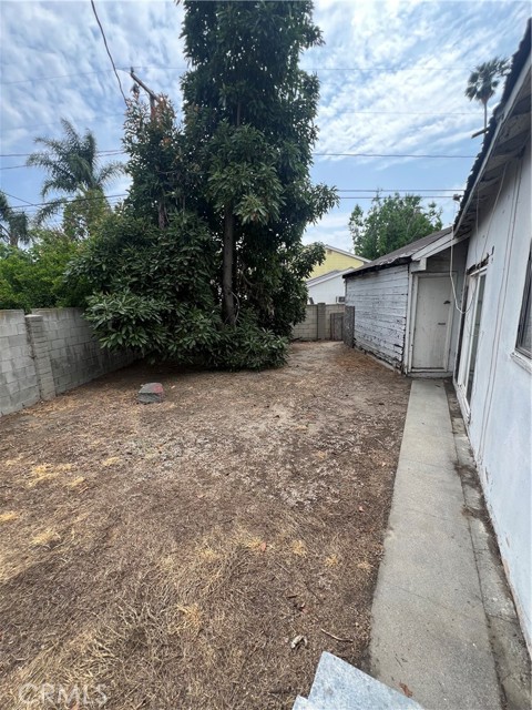 9904 Rives Avenue, Downey CA: https://media.crmls.org/medias/f6b526b3-4a01-4e72-b9ef-976b6bd87468.jpg