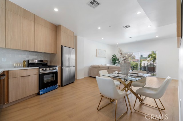 Detail Gallery Image 11 of 27 For 2517 Alsace #1/2,  Los Angeles,  CA 90016 - 3 Beds | 4 Baths