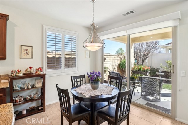 1340 Corte Alamonte, Hemet CA: https://media.crmls.org/medias/f6b7db6b-15ae-4236-994f-7502534eaeca.jpg