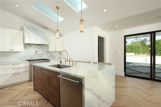 452 Woodbury Road, Glendale CA: https://media.crmls.org/medias/f6b88384-540a-44f0-b79a-ad453d90bdea.jpg