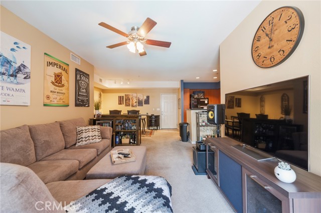 1801 E Katella Avenue, Anaheim CA: https://media.crmls.org/medias/f6b899de-aa7a-4d0f-b627-0fda1b5f3ec2.jpg