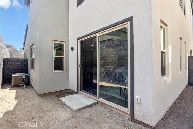 Detail Gallery Image 4 of 31 For 15907 Blue Copper Way, Fontana,  CA 92336 - 4 Beds | 2/1 Baths