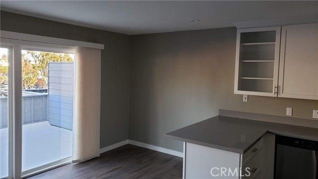 Detail Gallery Image 5 of 19 For 215 Lower Cliff Dr #D,  Laguna Beach,  CA 92651 - 1 Beds | 1 Baths