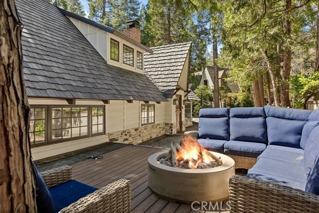 Detail Gallery Image 4 of 53 For 275 Greenleaf Ln, Lake Arrowhead,  CA 92352 - 3 Beds | 3 Baths
