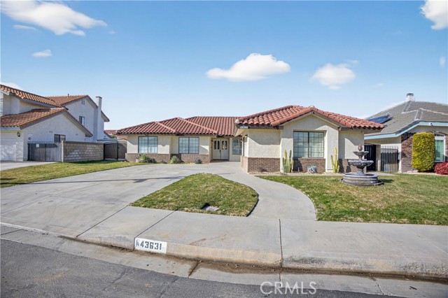 Detail Gallery Image 2 of 38 For 43631 37th, Lancaster,  CA 93536 - 3 Beds | 2 Baths