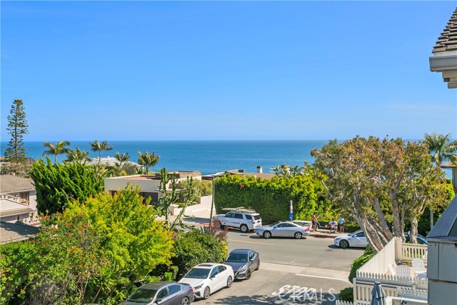 166 Fairview Street, Laguna Beach CA: https://media.crmls.org/medias/f6bc938e-acfc-4256-9e4d-01c6aba3a961.jpg