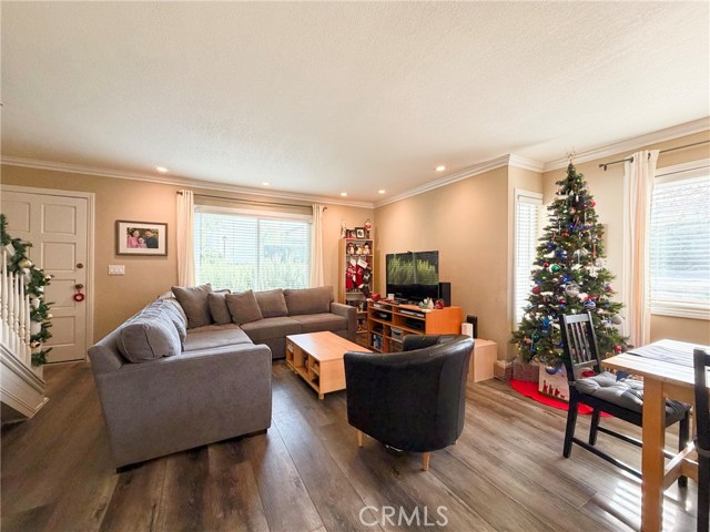 Detail Gallery Image 2 of 20 For 201 Green Heath, Thousand Oaks,  CA 91361 - 2 Beds | 1/1 Baths