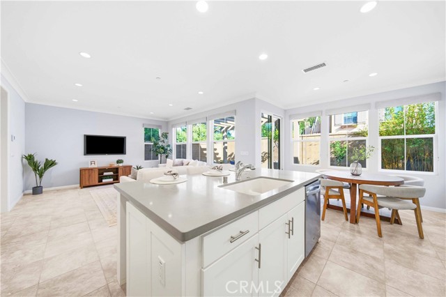 Detail Gallery Image 9 of 41 For 125 Island Coral, Irvine,  CA 92620 - 3 Beds | 2/1 Baths