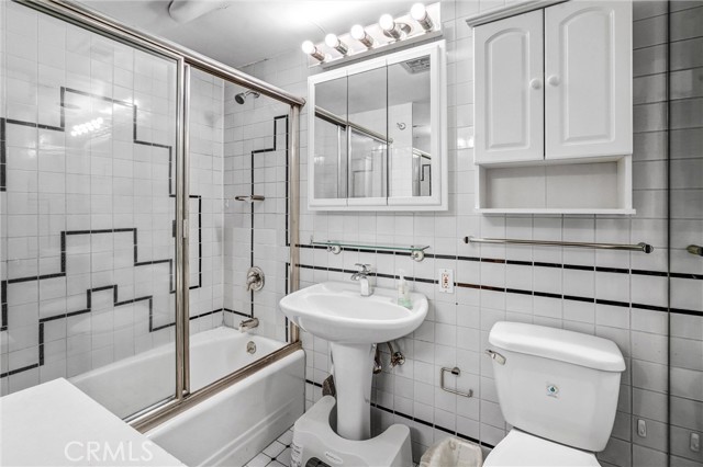 Detail Gallery Image 19 of 27 For 969 Hilgard Ave #706,  Los Angeles,  CA 90024 - 1 Beds | 1 Baths