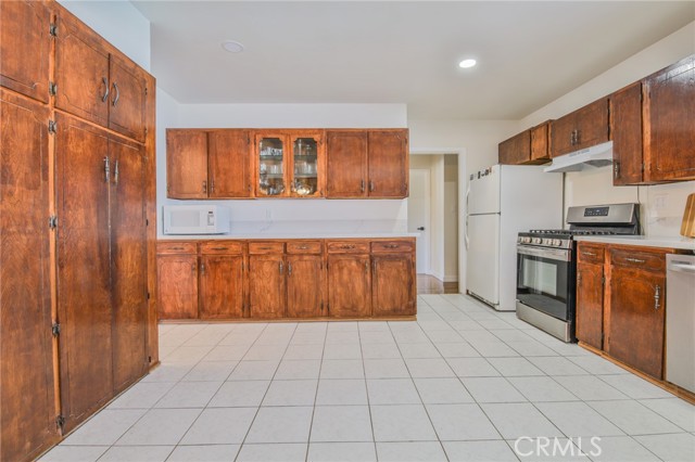 12122 Goldendale Drive, La Mirada CA: https://media.crmls.org/medias/f6be7f23-9bbf-4171-9062-c71e140265dd.jpg