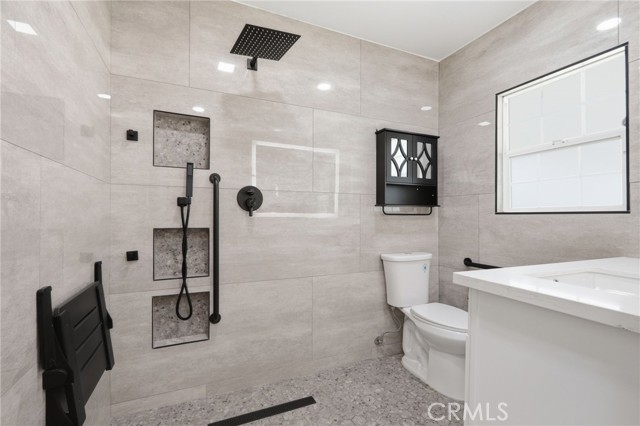 Detail Gallery Image 11 of 19 For 9841 Stanwin, Arleta,  CA 91331 - 3 Beds | 2 Baths