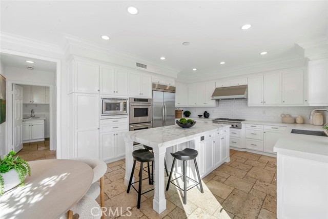 2 Agostino, Newport Coast CA: https://media.crmls.org/medias/f6bfe267-e13c-46c6-87d2-1d5bd368c338.jpg