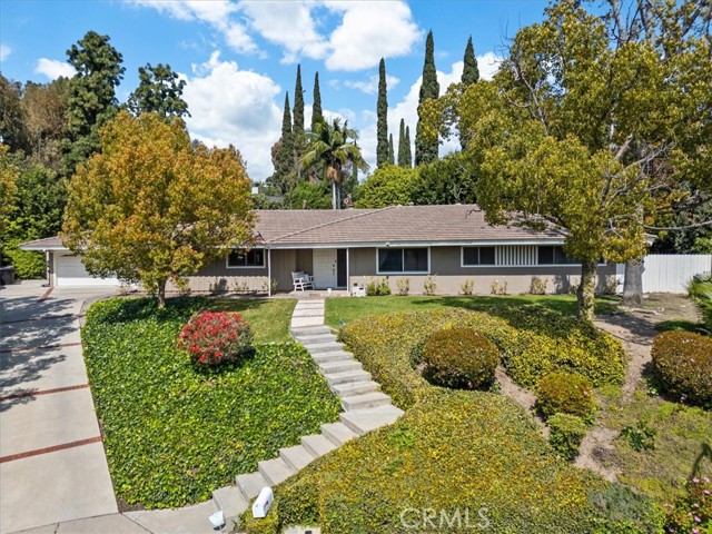 Detail Gallery Image 1 of 1 For 2039 Redondo Pl, Fullerton,  CA 92835 - 4 Beds | 2/1 Baths