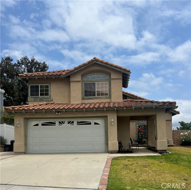 747 Lassen Dr, Corona, CA 92879