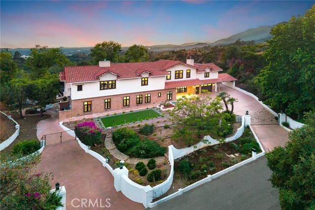 255 El Cielo Lane, Bradbury CA: https://media.crmls.org/medias/f6c0ba0e-8b87-41a7-9d2e-1a5100686ed8.jpg