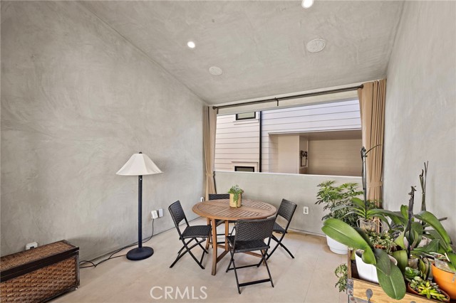 Detail Gallery Image 49 of 68 For 711 1/2 Marigold, Corona Del Mar,  CA 92625 - 2 Beds | 2/1 Baths