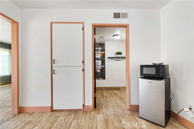 8305 Pioneer Drive, Bakersfield CA: https://media.crmls.org/medias/f6c216fa-e9c7-447b-ac7f-1b8c297903b2.jpg