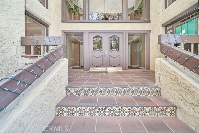 Detail Gallery Image 2 of 45 For 3481 Stancrest Dr #302,  Glendale,  CA 91208 - 3 Beds | 2 Baths