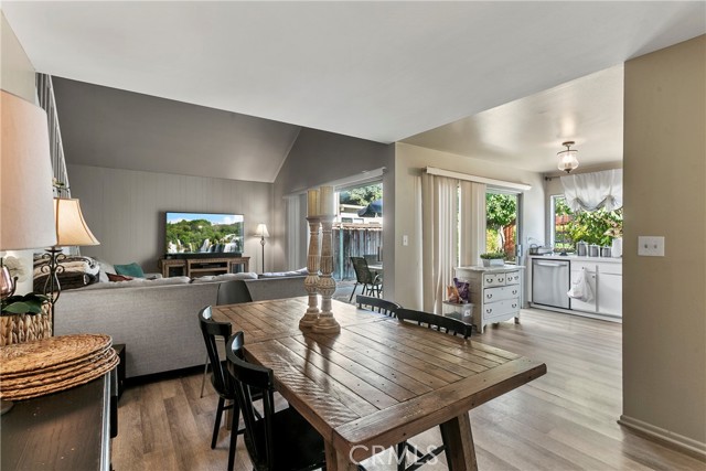 Detail Gallery Image 4 of 22 For 1671 Heather Ave, Tustin,  CA 92780 - 4 Beds | 2 Baths