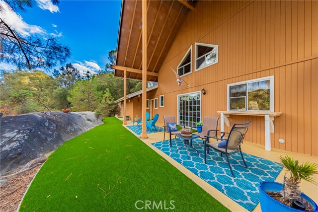 Detail Gallery Image 10 of 39 For 50365 Spook Ln, Oakhurst,  CA 93644 - 3 Beds | 2 Baths