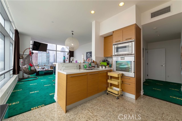 Detail Gallery Image 14 of 18 For 900 West Olympic Blvd 29j,  Los Angeles,  CA 90015 - 2 Beds | 3 Baths