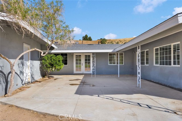 8732 Pico Avenue, Hesperia CA: https://media.crmls.org/medias/f6c4b2bd-a143-4e23-8c90-535c580e49c2.jpg