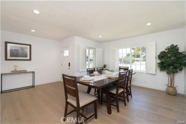 5840 White Oak Avenue, Encino CA: https://media.crmls.org/medias/f6c61707-b763-4bf7-aca2-d2d66661745a.jpg