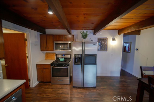 Detail Gallery Image 7 of 25 For 404 W Mojave Bld, Big Bear City,  CA 92314 - 3 Beds | 1/1 Baths